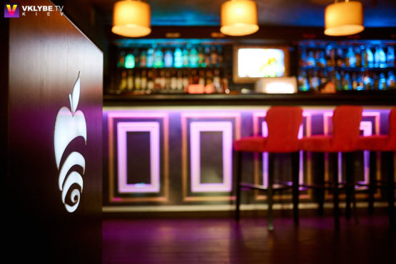 Полупромышленная система вентиляции в ресторане "Яблоко"