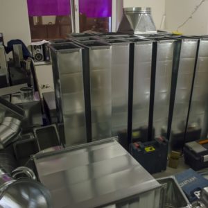 Монтаж системы вентиляции в суши-пиццерию «Family» компанией «Квєнто»